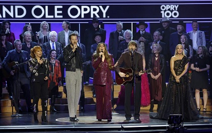 AS50LivingOpryMembersallonstageatOpry100Mar192025.jpg