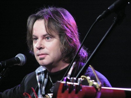 ASBruceGuthro3performingatECMA2005.jpg