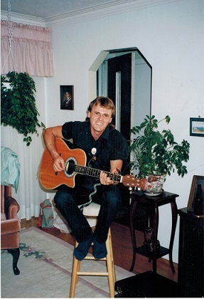 ASJohnDelaneyatGavinsin2000s.jpg