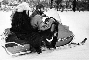 ASJohnLennonabdYokoFirstSnownobileRideDec181969.jpg