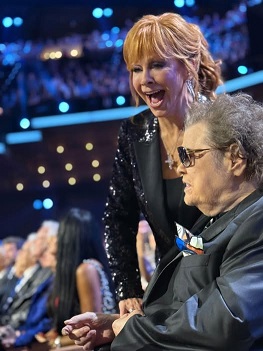 ASRebMcEntireandRonnieMilsapatOpry100.jpg