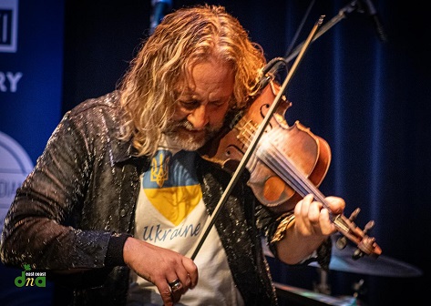 ASRichaerdWoodandBrentChaisonPerformingattheGuidMusicPEI.jpg