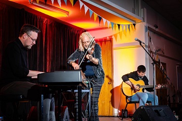 ASRichardWoodPerformingatFestivalofSmallHalls2026.jpg