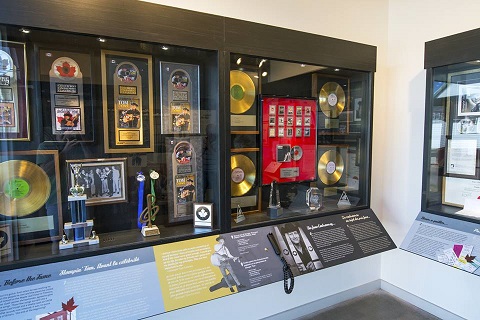 ASStompinTomAwardDisplayatStompinTomCenterSkinnersPondPEI.jpg